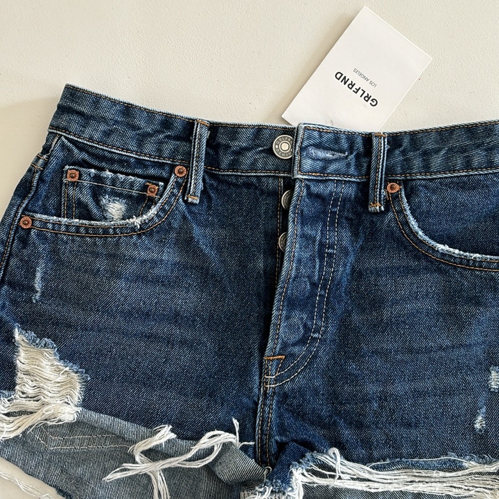 New GRLFRND Cindy Cut Off Distressed Jean Short in All Shook Up Size 24 - Picture 4 of 9